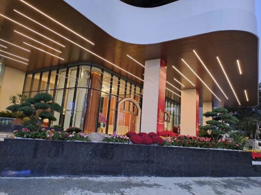 Tấm Ốp Nhôm Làm Trần – Giải Pháp Hiện Đại Cho Không Gian Sang Trọng 1 tấm ốp nhôm trần