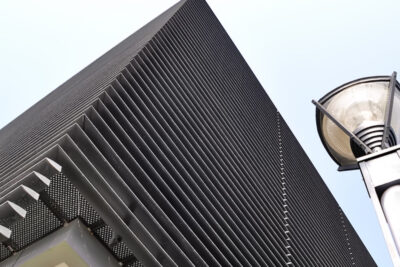 lam chan nang vien dan bullet shape louvre 14